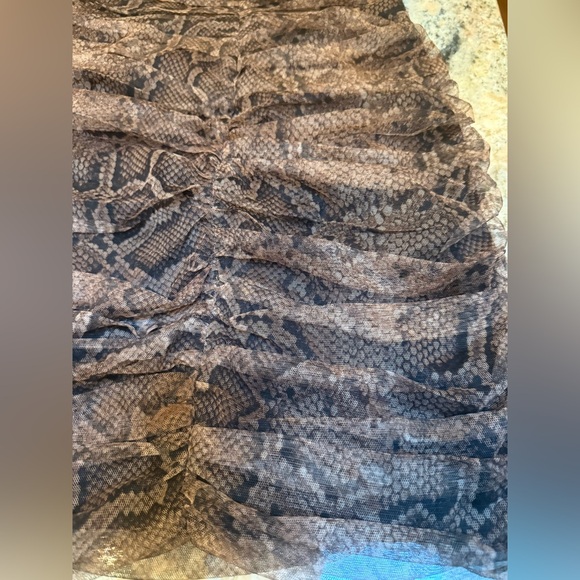 Zara Elegant Brown Snake Print Dress with ruching. Size S. NWT - Picture 5 of 15
